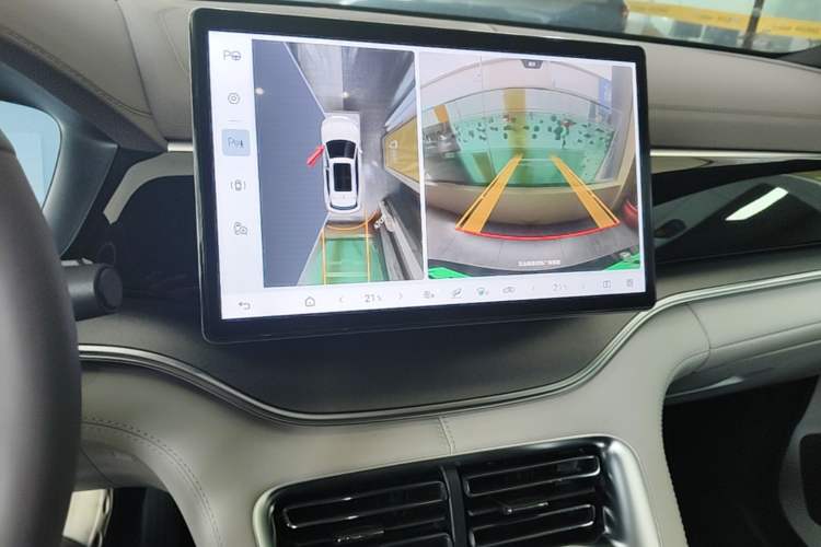 Used BYD Song PLUS New Energy 2025 EV 520km Luxury Version Audio And AC Panel