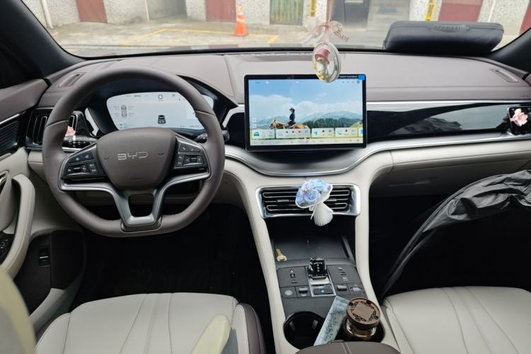 Used BYD Song PLUS New Energy 2025 DM-i 112KM Prestige Model Center Console