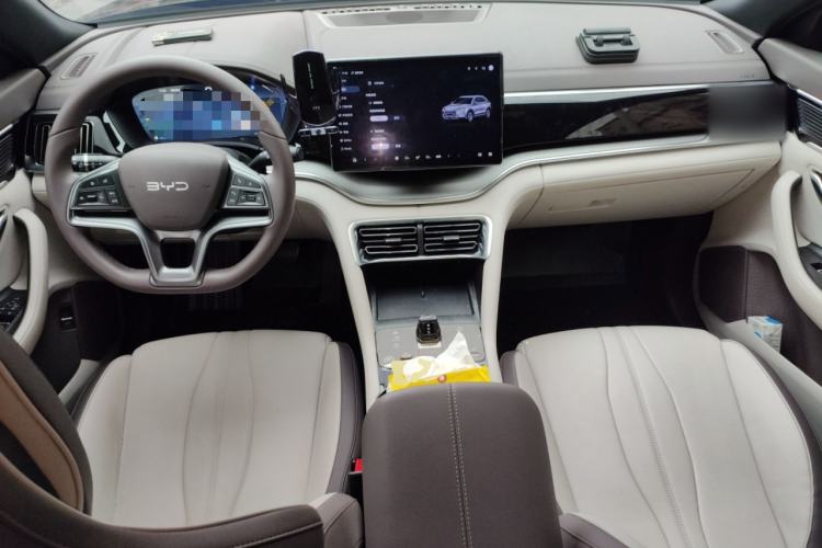 Used BYD Song PLUS New Energy 2025 DM-i 112KM Prestige Model Center Console