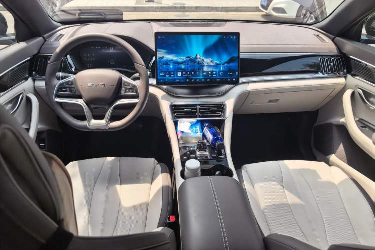 Used BYD Song PLUS New Energy 2025 DM-i 160KM Flagship Model Center Console