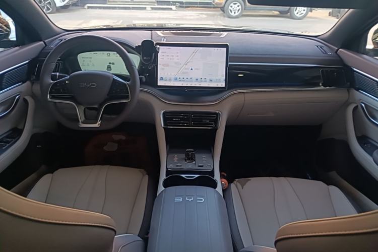 Used BYD Song PLUS New Energy 2025 DM-i 112KM Prestige Model Center Console
