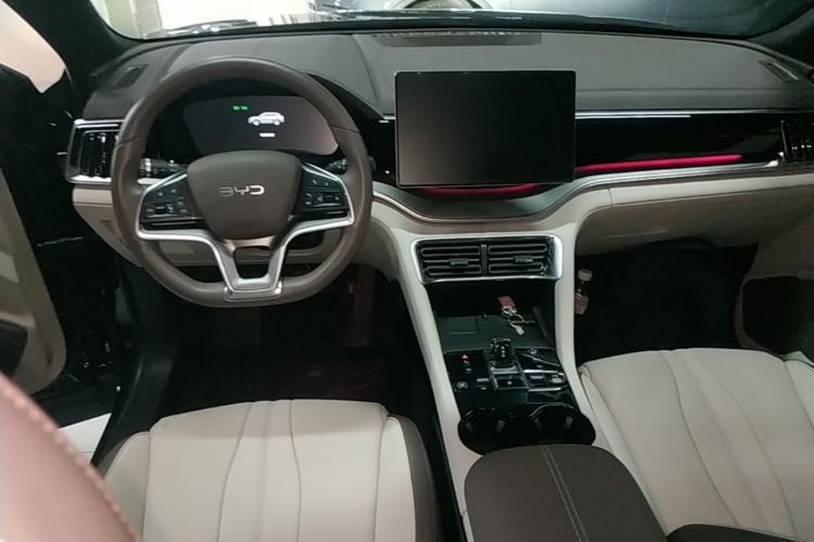 Used BYD Song PLUS New Energy 2025 DM-i 112KM Prestige Model Center Console