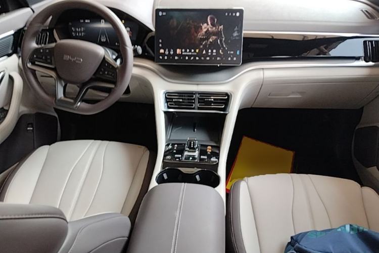 Used BYD Song PLUS New Energy 2025 DM-i 112KM Prestige Model Center Console
