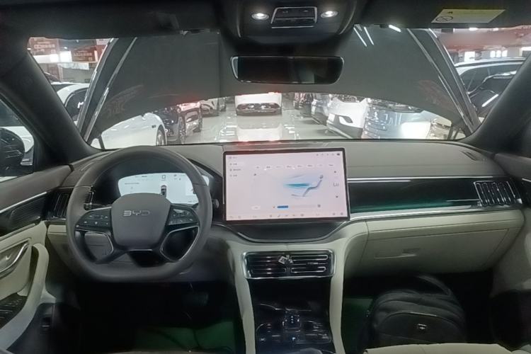 Used BYD Song PLUS New Energy 2025 EV Smart Drive Edition 605km Flagship Model Center Console