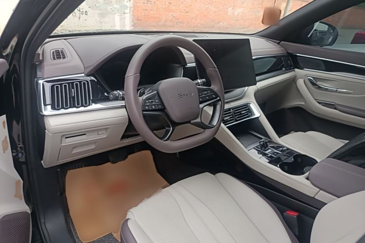 Used BYD Song PLUS New Energy 2025 EV Intelligent Driving Version 520km Premium Model Center Console