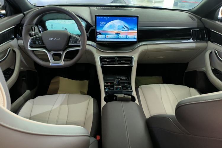 Used BYD Song PLUS New Energy 2025 DM-i 112KM Prestige Model Center Console
