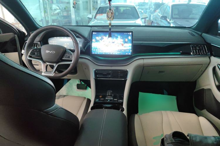 Used BYD Song PLUS New Energy 2025 DM-i 112KM Prestige Model Center Console