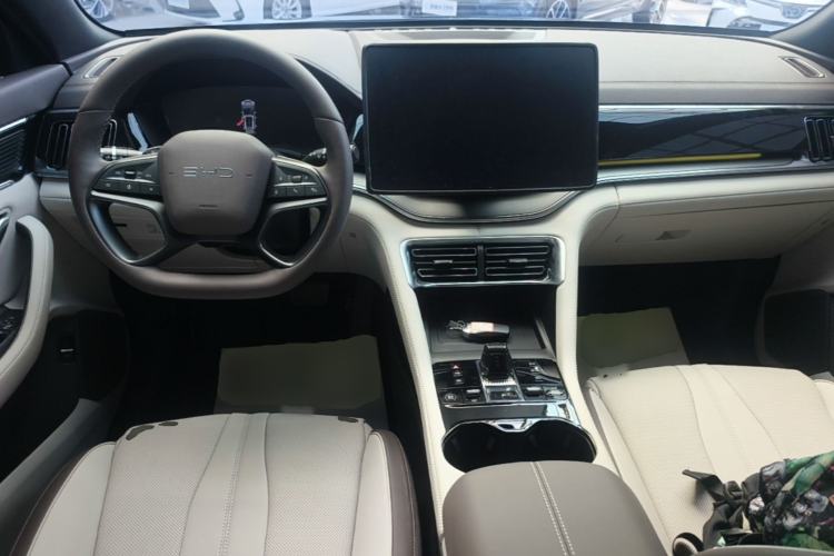 Used BYD Song PLUS New Energy 2025 DM-i Smart Drive 112KM Prestige Model Center Console