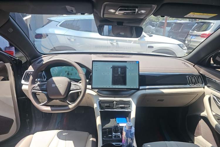 Used BYD Song PLUS New Energy 2025 EV Smart Drive Edition 605km Flagship Model Center Console