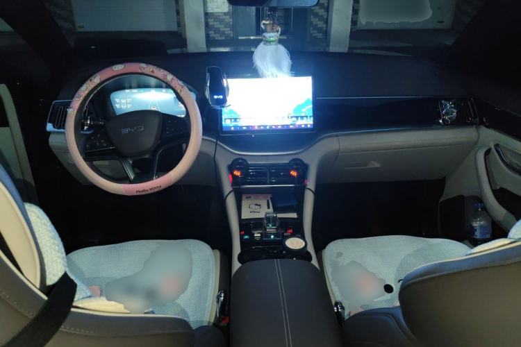 Used BYD Song PLUS New Energy 2025 EV 520km Luxury Version Center Console