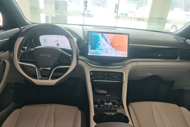 Used BYD Song PLUS New Energy 2025 DM-i 112KM Prestige Model Center Console