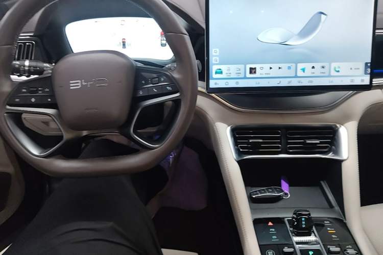 Used BYD Song PLUS New Energy 2025 DM-i Intelligent Driving 160KM Flagship Model Center Console
