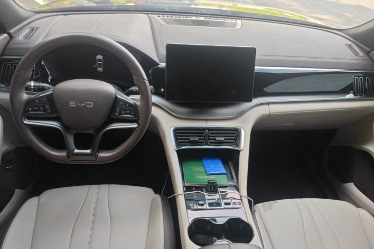 Used BYD Song PLUS New Energy 2025 EV 520km Luxury Version Center Console