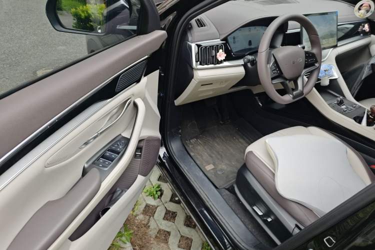 Used BYD Song PLUS New Energy 2025 DM-i 112KM Prestige Model Driver Seat
