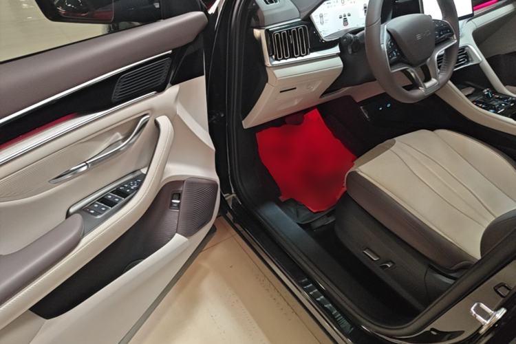 Used BYD Song PLUS New Energy 2025 DM-i 112KM Prestige Model Driver Seat
