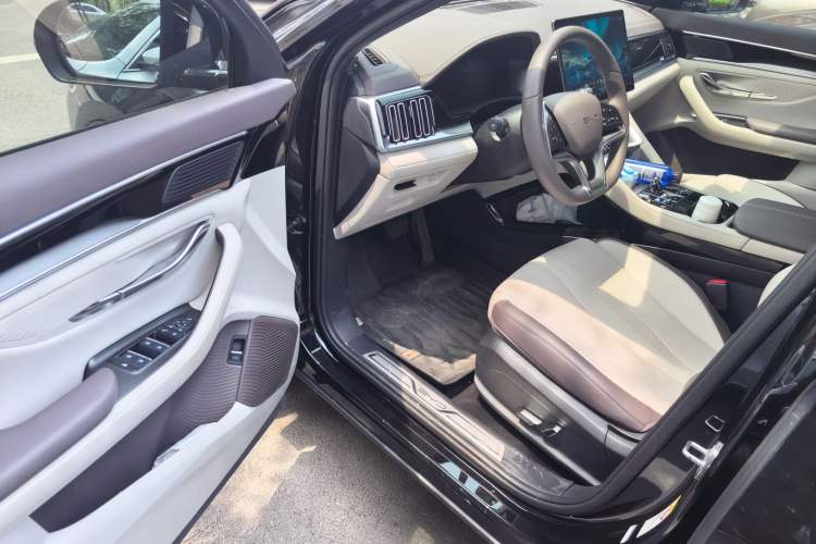 Used BYD Song PLUS New Energy 2025 DM-i 160KM Flagship Model Driver Seat