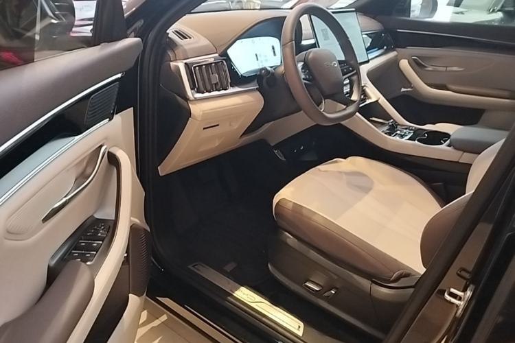 Used BYD Song PLUS New Energy 2025 DM-i Intelligent Driving 160KM Flagship Model Driver Seat