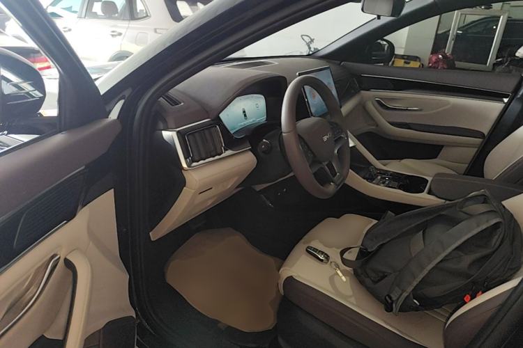 Used BYD Song PLUS New Energy 2025 DM-i 75KM Luxury Model Driver Seat
