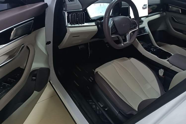 Used BYD Song PLUS New Energy 2025 DM-i 112KM Prestige Model Driver Seat