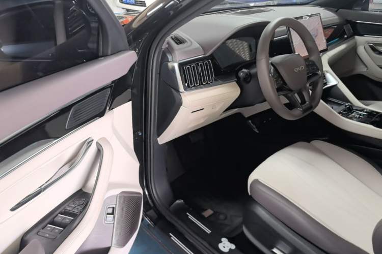 Used BYD Song PLUS New Energy 2025 DM-i 112KM Prestige Model Driver Seat