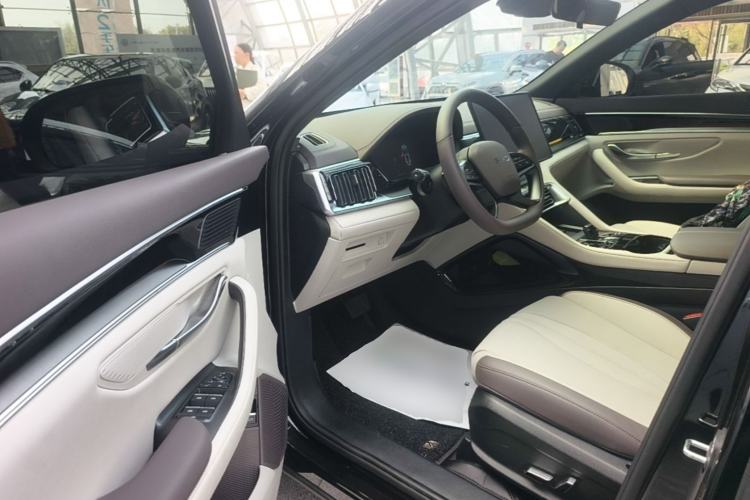 Used BYD Song PLUS New Energy 2025 DM-i Smart Drive 112KM Prestige Model Driver Seat