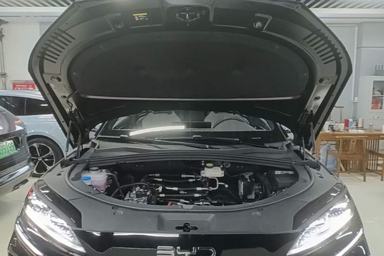 Used BYD Song PLUS New Energy 2025 EV Smart Drive Edition 605km Flagship Model Engine Bay
