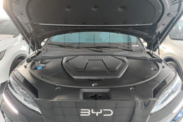Used BYD Song PLUS New Energy 2025 DM-i 112KM Prestige Model Engine Bay