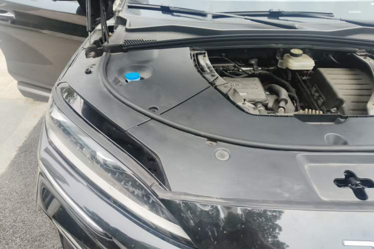 Used BYD Song PLUS New Energy 2025 DM-i Smart Drive 112KM Prestige Model Engine Bay Right