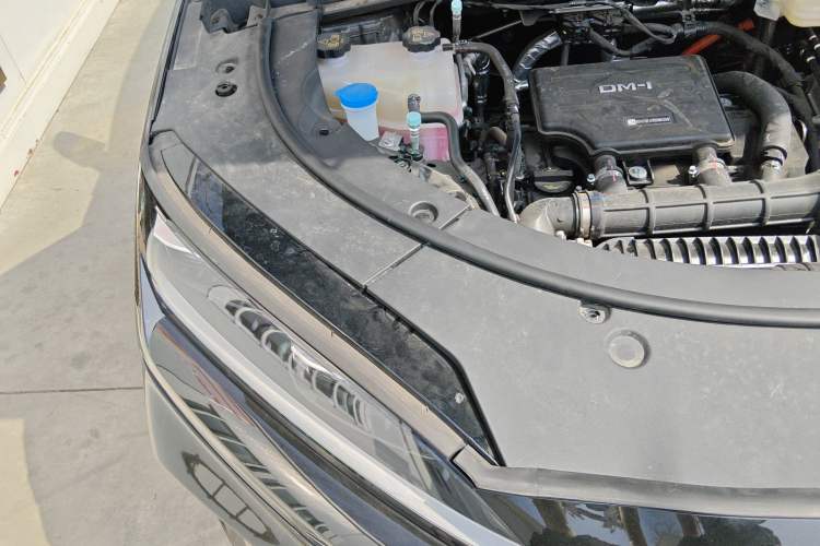Used BYD Song PLUS New Energy 2025 DM-i Intelligent Driving 112KM Prestige Model Engine Bay Right