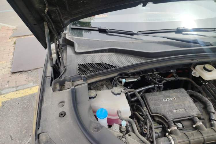 Used BYD Song PLUS New Energy 2025 DM-i Intelligent Driving 160KM Flagship Model Engine Bay Right