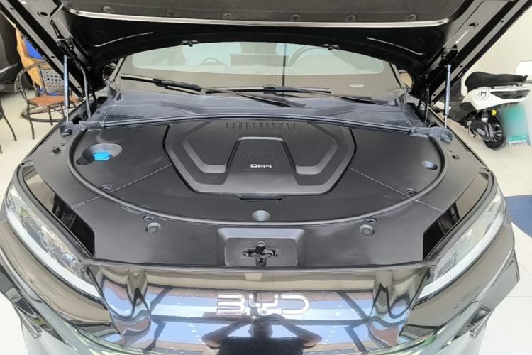 Used BYD Song PLUS New Energy 2025 DM-i Intelligent Driving 160KM Flagship Model Engine Bay