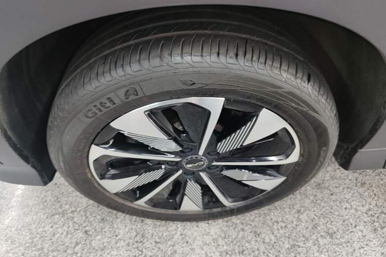 Used BYD Song PLUS New Energy 2025 EV 520km Premium Version Exterior 4
