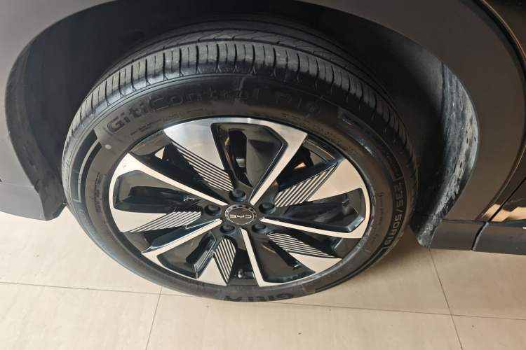 Used BYD Song PLUS New Energy 2025 DM-i 112KM Prestige Model Exterior 4