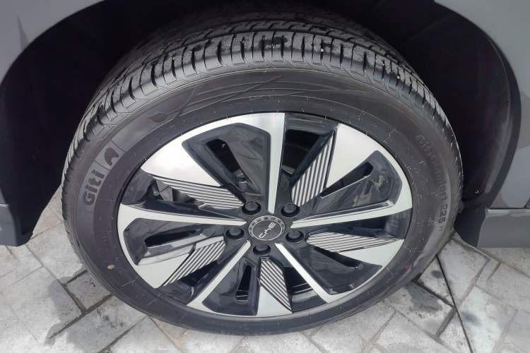 Used BYD Song PLUS New Energy 2025 EV Intelligent Driving Version 520km Premium Model Exterior 5