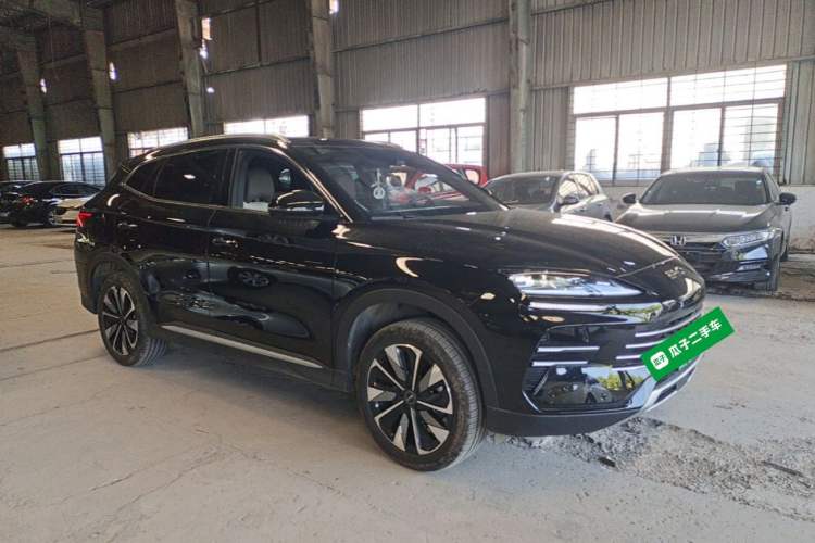 Used BYD Song PLUS New Energy 2025 DM-i 112KM Prestige Model Front Right 45 Deg