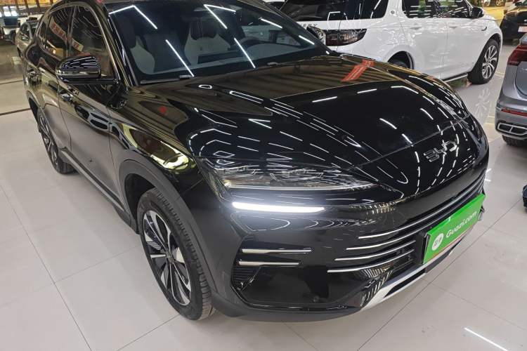 Used BYD Song PLUS New Energy 2025 DM-i 112KM Prestige Model Front Right 45 Deg
