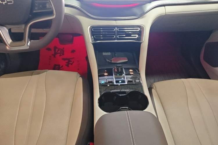 Used BYD Song PLUS New Energy 2025 DM-i 112KM Prestige Model Gear Lever