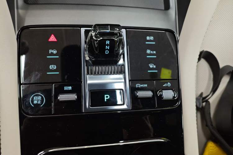 Used BYD Song PLUS New Energy 2025 EV 520km Premium Version Gear Lever