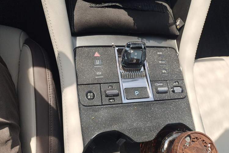 Used BYD Song PLUS New Energy 2025 DM-i 112KM Prestige Model Gear Lever