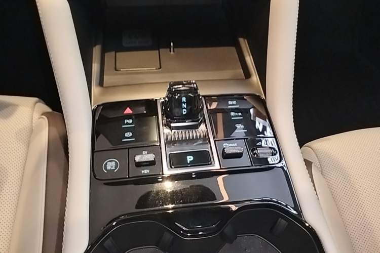 Used BYD Song PLUS New Energy 2025 DM-i Intelligent Driving 160KM Flagship Model Gear Lever