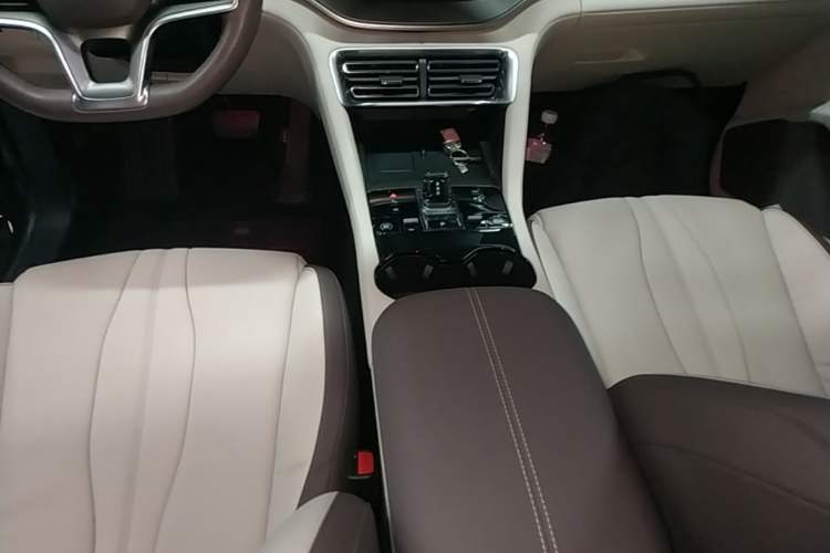 Used BYD Song PLUS New Energy 2025 DM-i 112KM Prestige Model Gear Lever