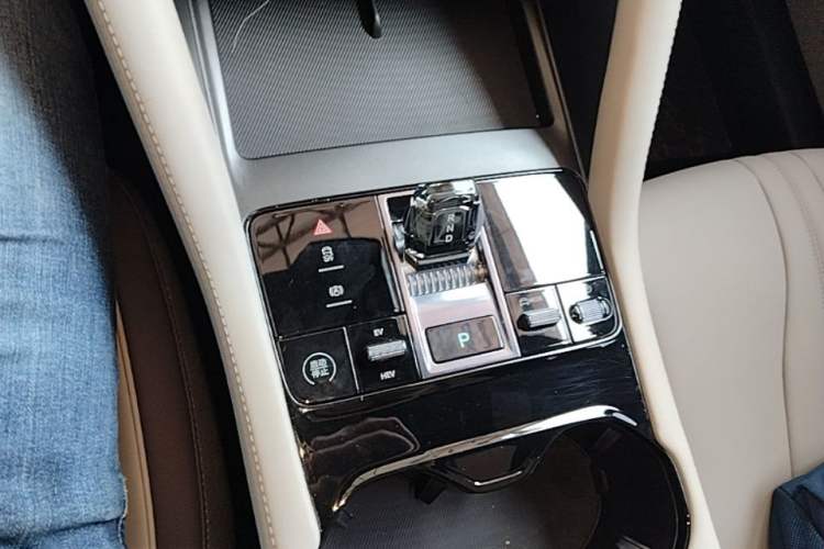 Used BYD Song PLUS New Energy 2025 DM-i 112KM Prestige Model Gear Lever