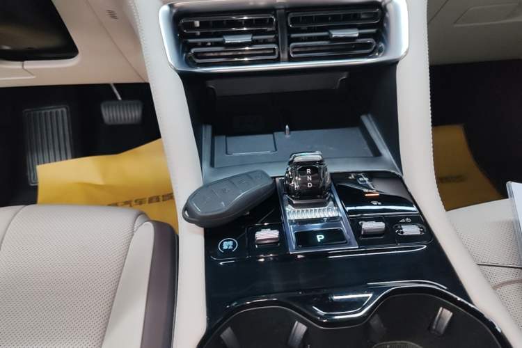 Used BYD Song PLUS New Energy 2025 EV 520km Premium Version Gear Lever
