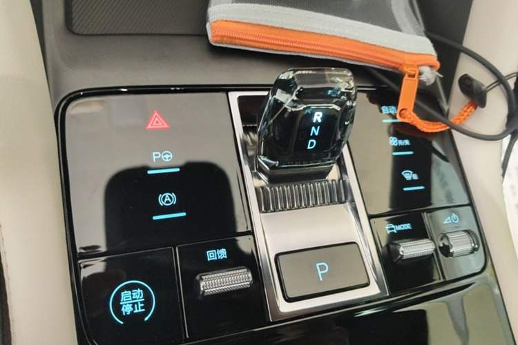 Used BYD Song PLUS New Energy 2025 EV 520km Luxury Version Gear Lever