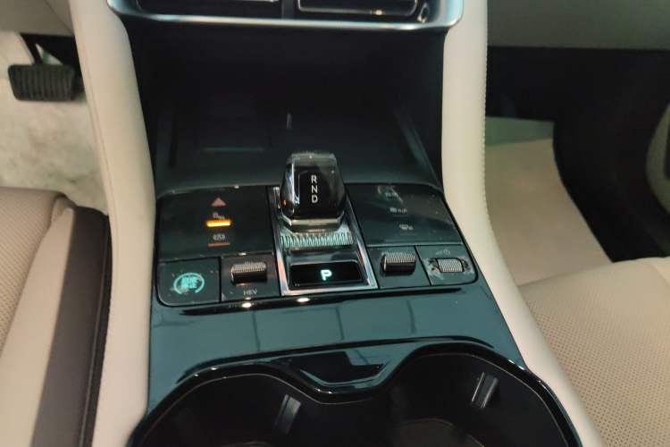 Used BYD Song PLUS New Energy 2025 DM-i 112KM Prestige Model Gear Lever