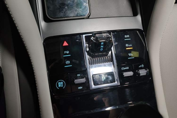 Used BYD Song PLUS New Energy 2025 DM-i Smart Drive 112KM Prestige Model Gear Lever