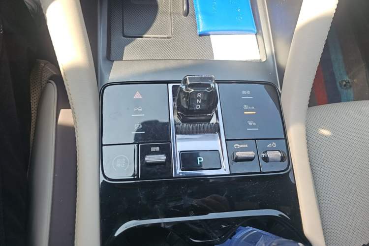 Used BYD Song PLUS New Energy 2025 EV Smart Drive Edition 605km Flagship Model Gear Lever