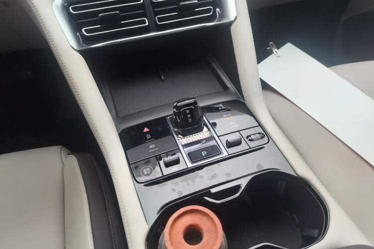 Used BYD Song PLUS New Energy 2025 DM-i 112KM Prestige Model Gear Lever