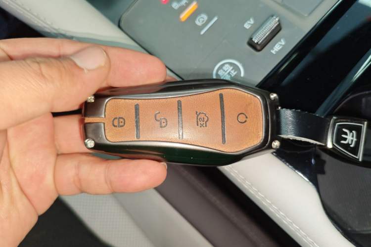 Used BYD Song PLUS New Energy 2025 DM-i 112KM Prestige Model Interior 1