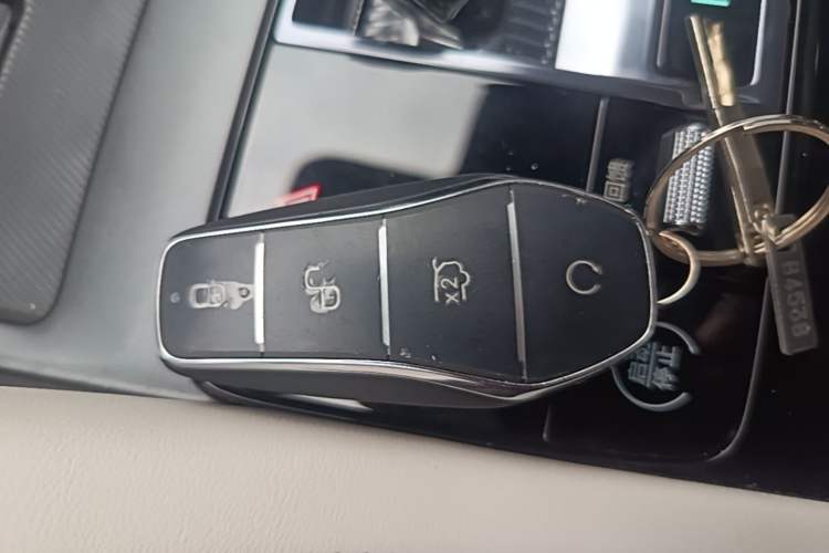Used BYD Song PLUS New Energy 2025 EV Intelligent Driving Version 520km Premium Model Interior 1